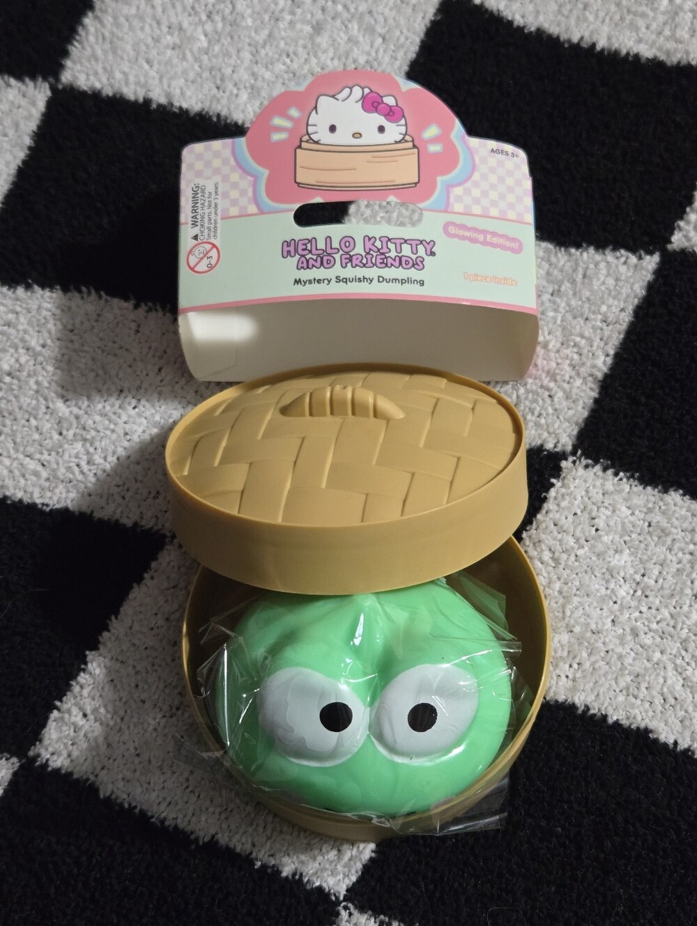 Hello Kitty Dumpling Glowing Edition squishy Keroppi.